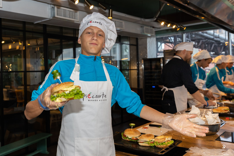 Воспитанники «Газпром»-академии приняли участие в кулинарном мастер-классе