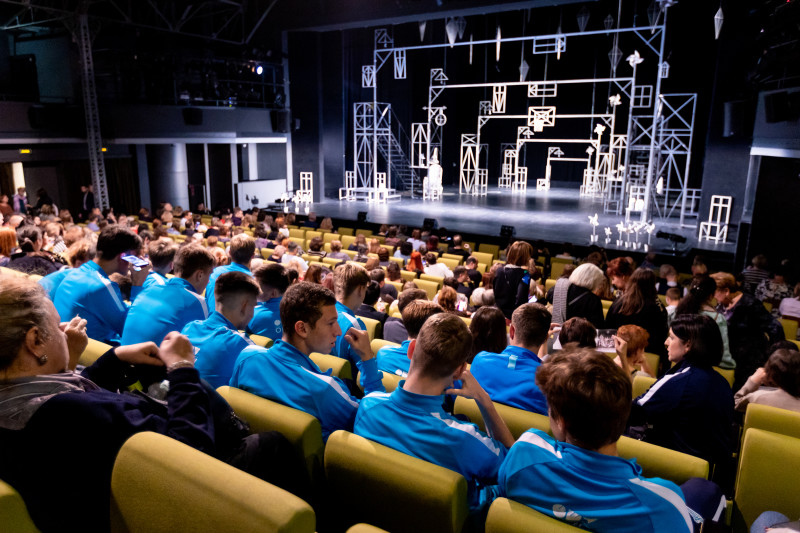 Воспитанники Академии посетили «Молодежный театр на Фонтанке»