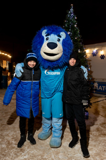 Новогодняя елка в «Газпром» — Академии