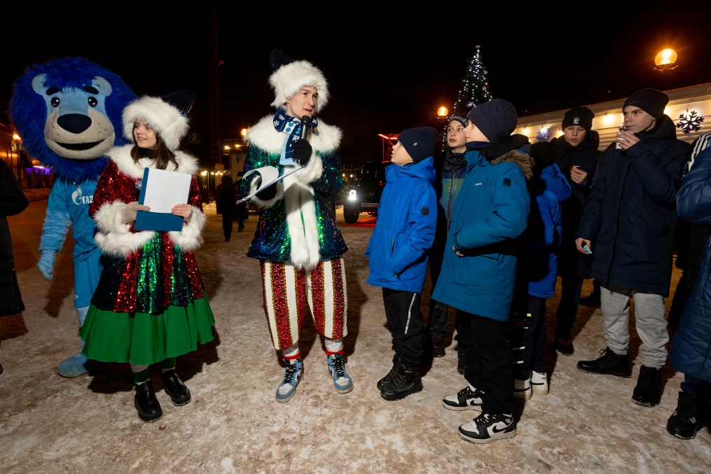 Новогодняя елка в «Газпром» — Академии