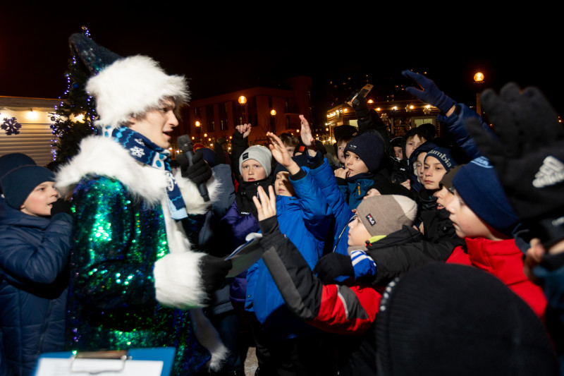 Новогодняя елка в «Газпром» — Академии