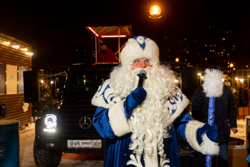 Новогодняя елка в «Газпром» — Академии