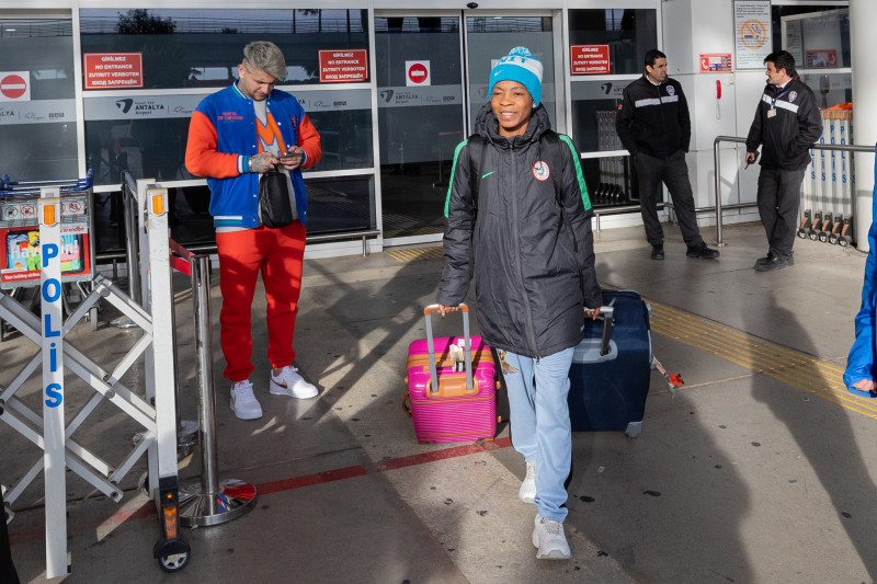 Приезд на сборы новичка женской команды «Зенит» Мэри-Энн Эзенагу