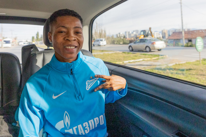 Приезд на сборы новичка женской команды «Зенит» Мэри-Энн Эзенагу