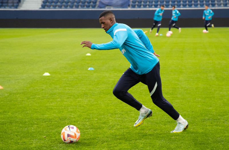 Первая тренировка Роберта Ренана в «Зените»