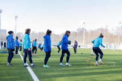 Тренировка женской команды «Зенит» перед матчем с «Крыльями Советов»