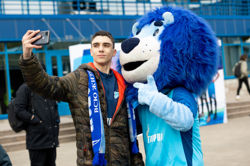 Фан-променад на матче МФЛ 2022/23, «Зенит» — «Динамо»