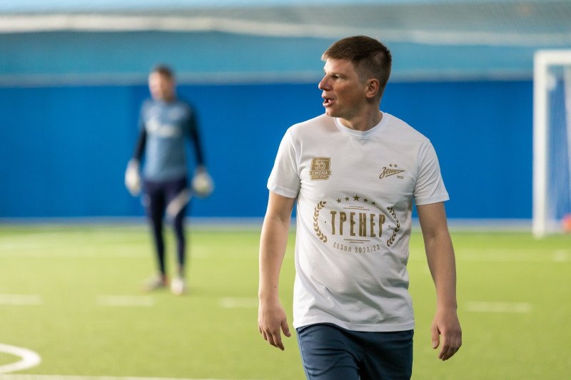 Выпускники Академии провели матч с тренерами «Зенита»