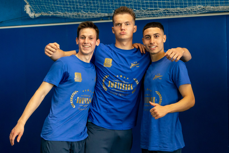 Выпускники Академии провели матч с тренерами «Зенита»