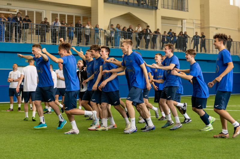 Выпускники Академии провели матч с тренерами «Зенита»