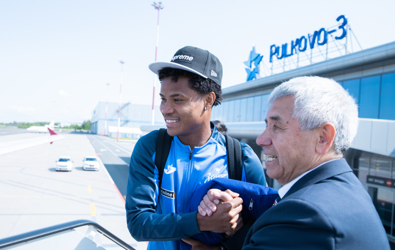 Награждение команды «Зенит» медалями от АК «Россия»