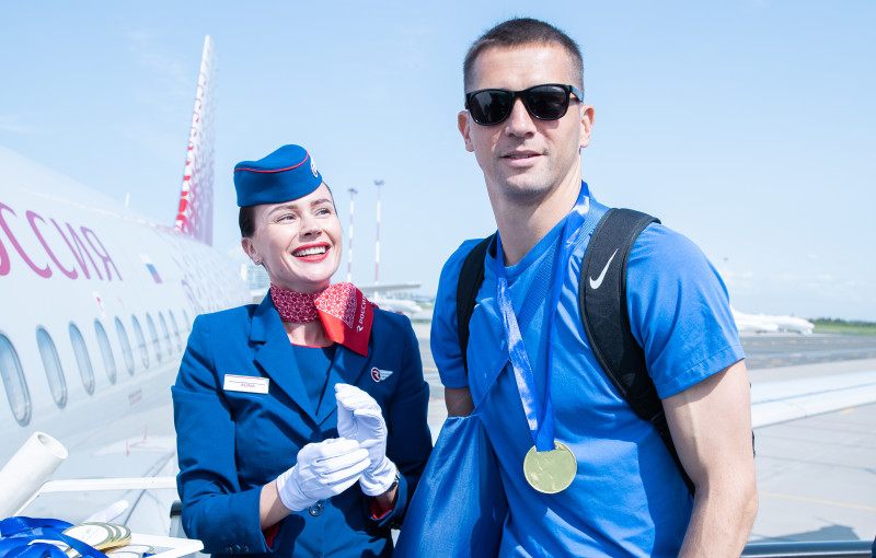 Награждение команды «Зенит» медалями от АК «Россия»