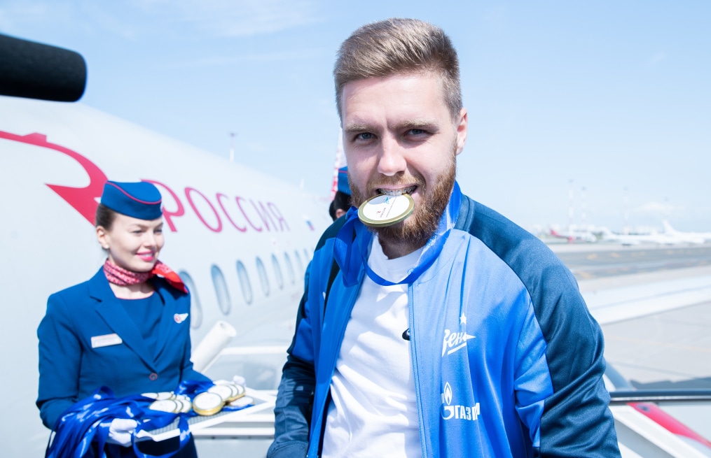 Награждение команды «Зенит» медалями от АК «Россия»