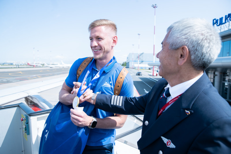 Награждение команды «Зенит» медалями от АК «Россия»