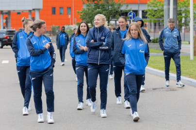 Прогулка  женской команды перед  матчем с ЦСКА