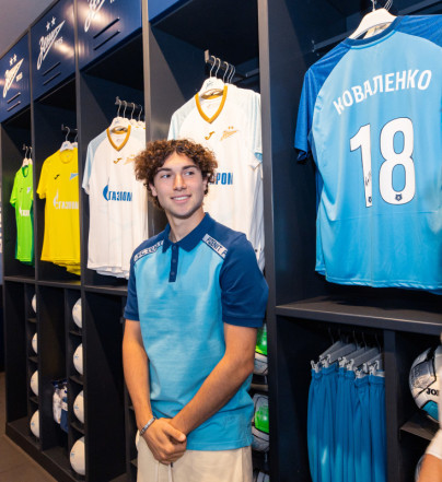 Презентация Александра Коваленко во флагманском магазине ФК «Зенит»