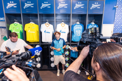 Презентация Александра Коваленко во флагманском магазине ФК «Зенит»