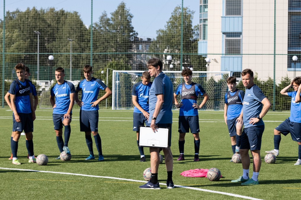 Тренировка «Зенита»-2006 в «Газпром»-Академии ФК «Зенит»