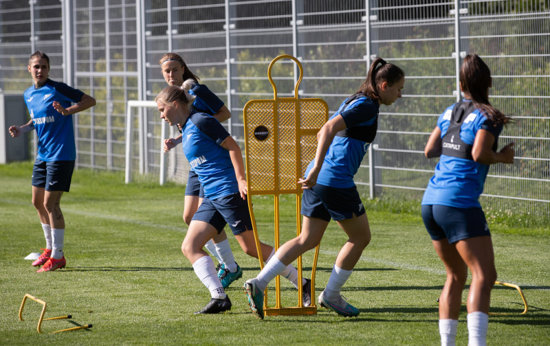 Тренировка женской команды «Зенит» перед матчем 1/8 финала Кубка России с «Рязанью»
