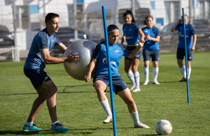 Тренировка женской команды «Зенит» перед матчем 1/8 финала Кубка России с «Рязанью»