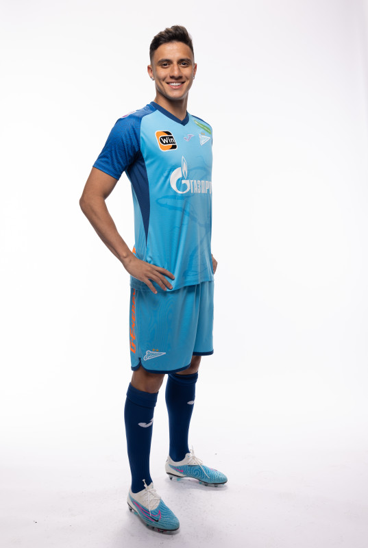 Индивидуальная фотосессия игроков ФК «Зенит» в форме Joma сезона 2023/24