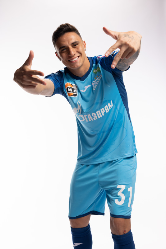 Индивидуальная фотосессия игроков ФК «Зенит» в форме Joma сезона 2023/24