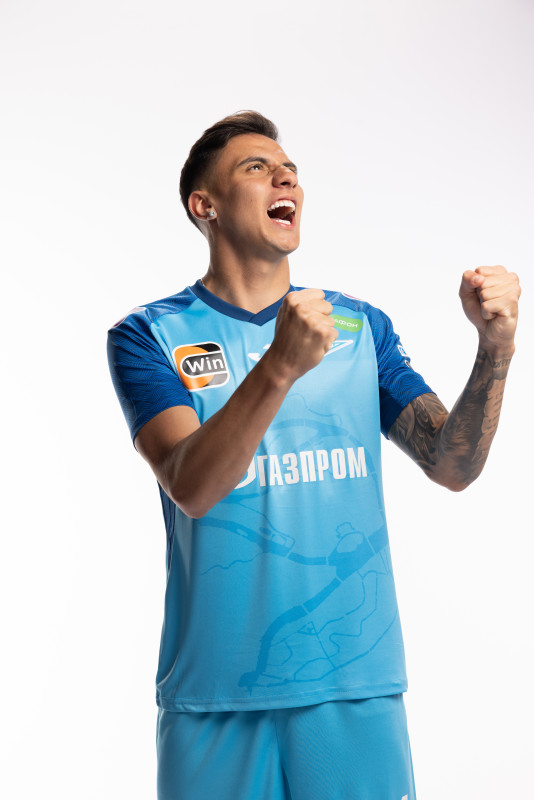 Индивидуальная фотосессия игроков ФК «Зенит» в форме Joma сезона 2023/24