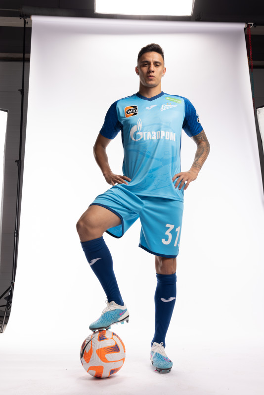 Индивидуальная фотосессия игроков ФК «Зенит» в форме Joma сезона 2023/24