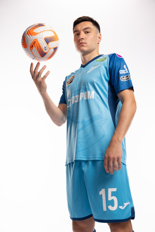 Индивидуальная фотосессия игроков ФК «Зенит» в форме Joma сезона 2023/24