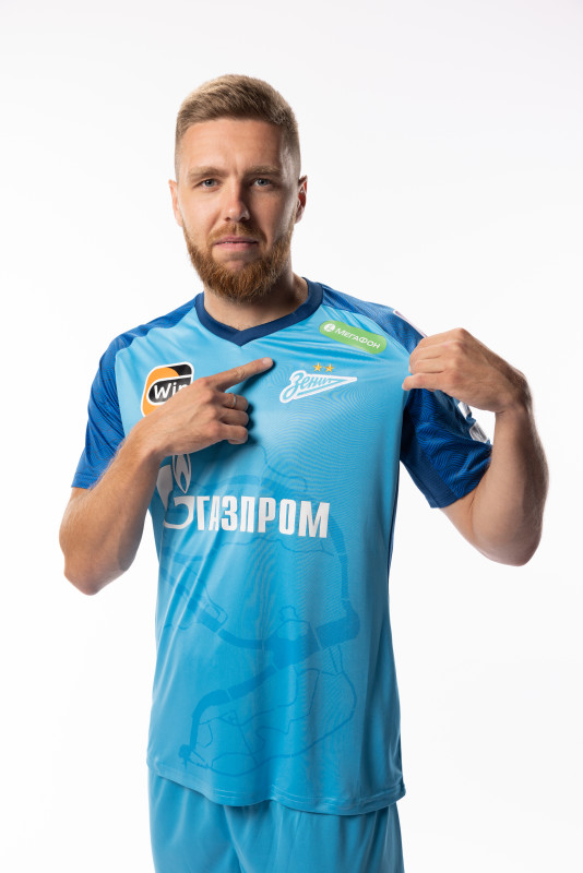 Индивидуальная фотосессия игроков ФК «Зенит» в форме Joma сезона 2023/24