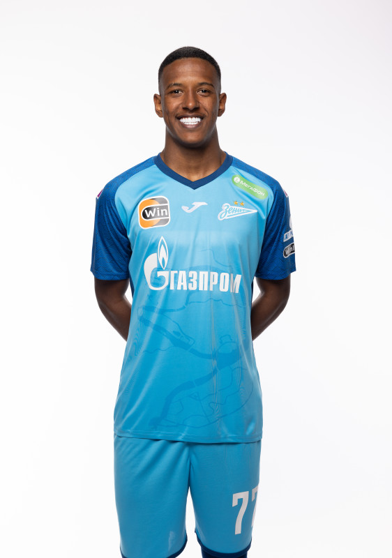 Индивидуальная фотосессия игроков ФК «Зенит» в форме Joma сезона 2023/24