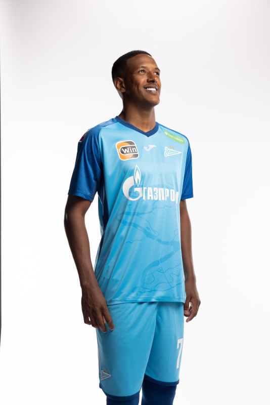 Индивидуальная фотосессия игроков ФК «Зенит» в форме Joma сезона 2023/24