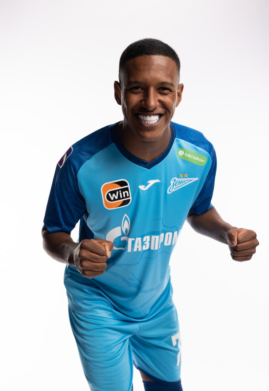 Индивидуальная фотосессия игроков ФК «Зенит» в форме Joma сезона 2023/24