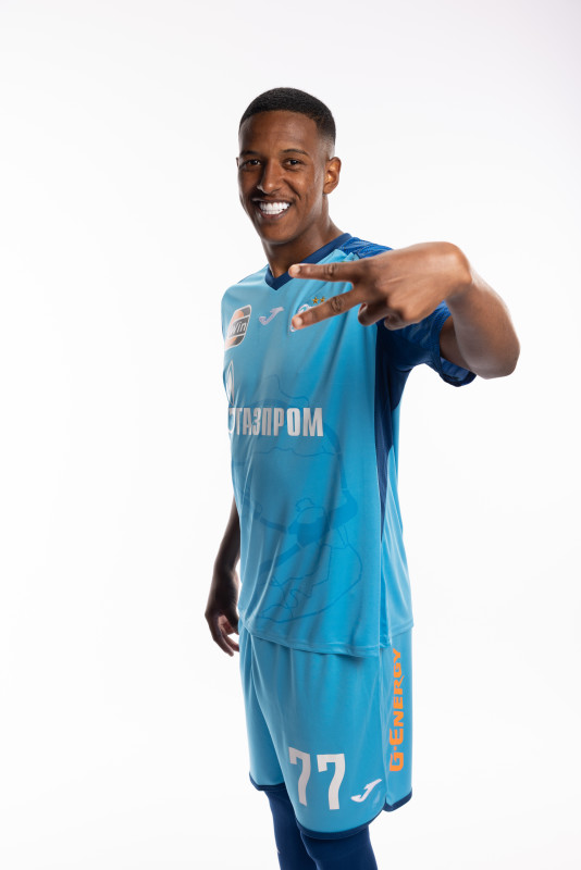 Индивидуальная фотосессия игроков ФК «Зенит» в форме Joma сезона 2023/24