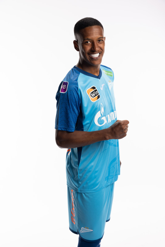 Индивидуальная фотосессия игроков ФК «Зенит» в форме Joma сезона 2023/24