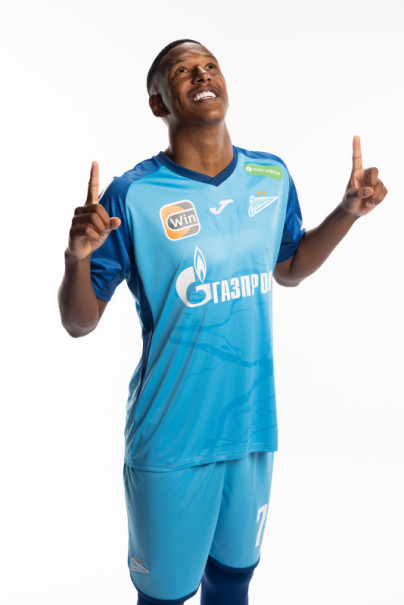 Индивидуальная фотосессия игроков ФК «Зенит» в форме Joma сезона 2023/24