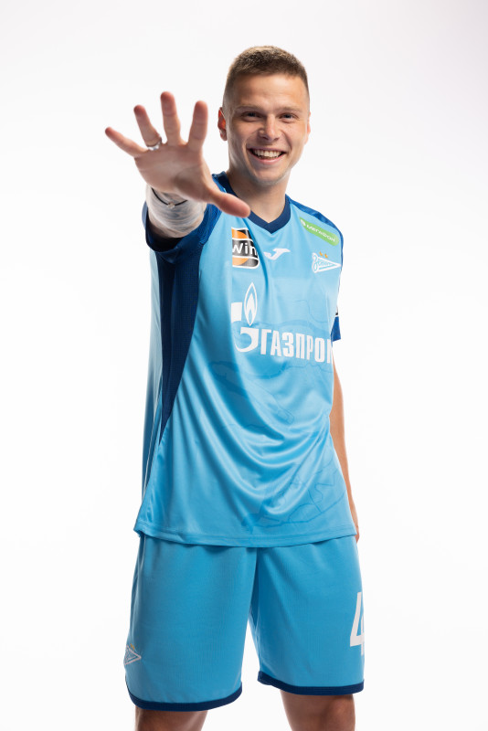 Индивидуальная фотосессия игроков ФК «Зенит» в форме Joma сезона 2023/24