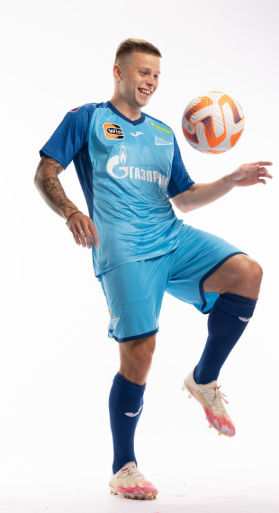 Индивидуальная фотосессия игроков ФК «Зенит» в форме Joma сезона 2023/24