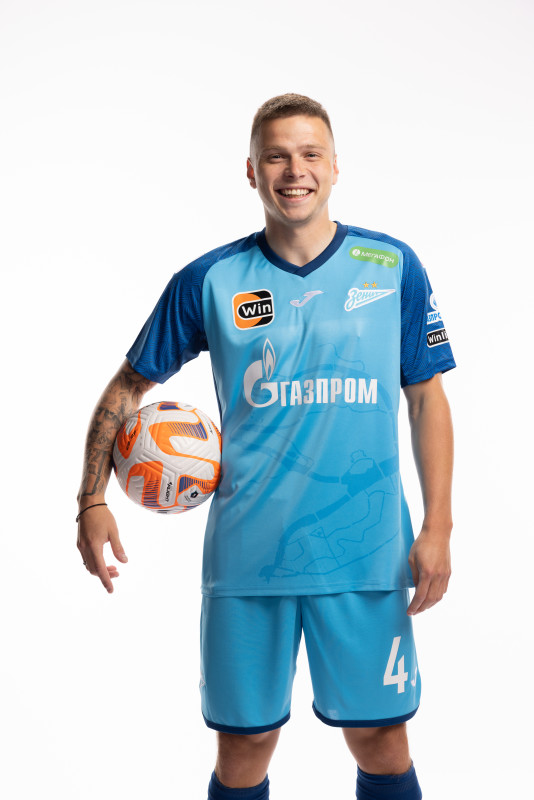 Индивидуальная фотосессия игроков ФК «Зенит» в форме Joma сезона 2023/24