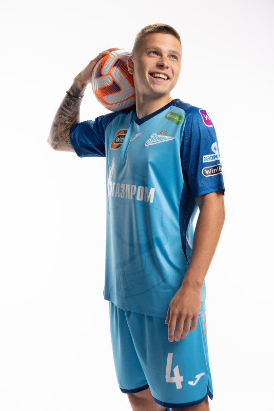 Индивидуальная фотосессия игроков ФК «Зенит» в форме Joma сезона 2023/24