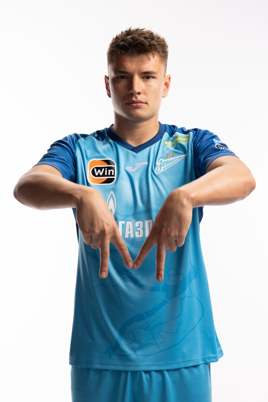 Индивидуальная фотосессия игроков ФК «Зенит» в форме Joma сезона 2023/24