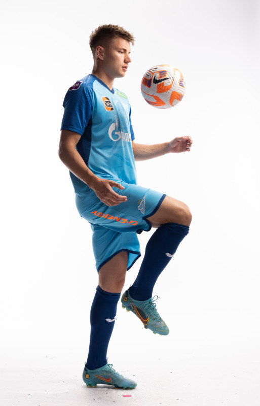 Индивидуальная фотосессия игроков ФК «Зенит» в форме Joma сезона 2023/24