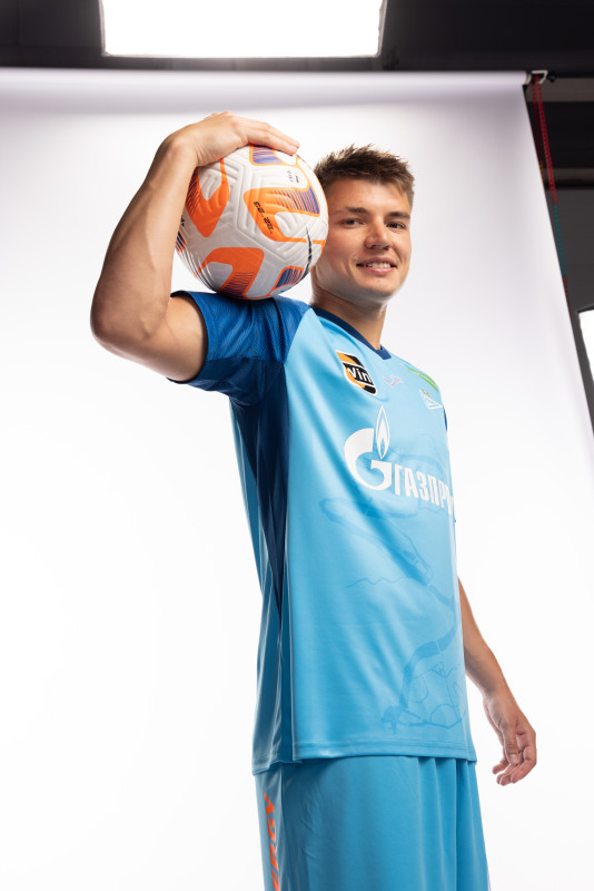 Индивидуальная фотосессия игроков ФК «Зенит» в форме Joma сезона 2023/24