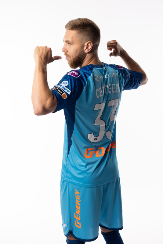 Индивидуальная фотосессия игроков ФК «Зенит» в форме Joma сезона 2023/24