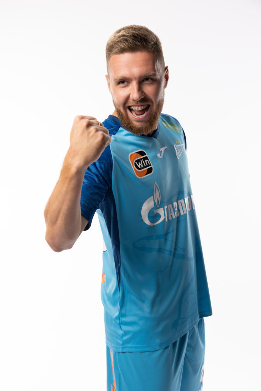 Индивидуальная фотосессия игроков ФК «Зенит» в форме Joma сезона 2023/24