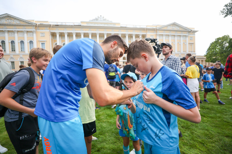 Открытая тренировка «Зенита» в Михайловском саду