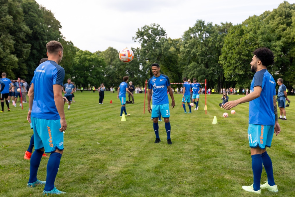 Открытая тренировка «Зенита» в Михайловском саду