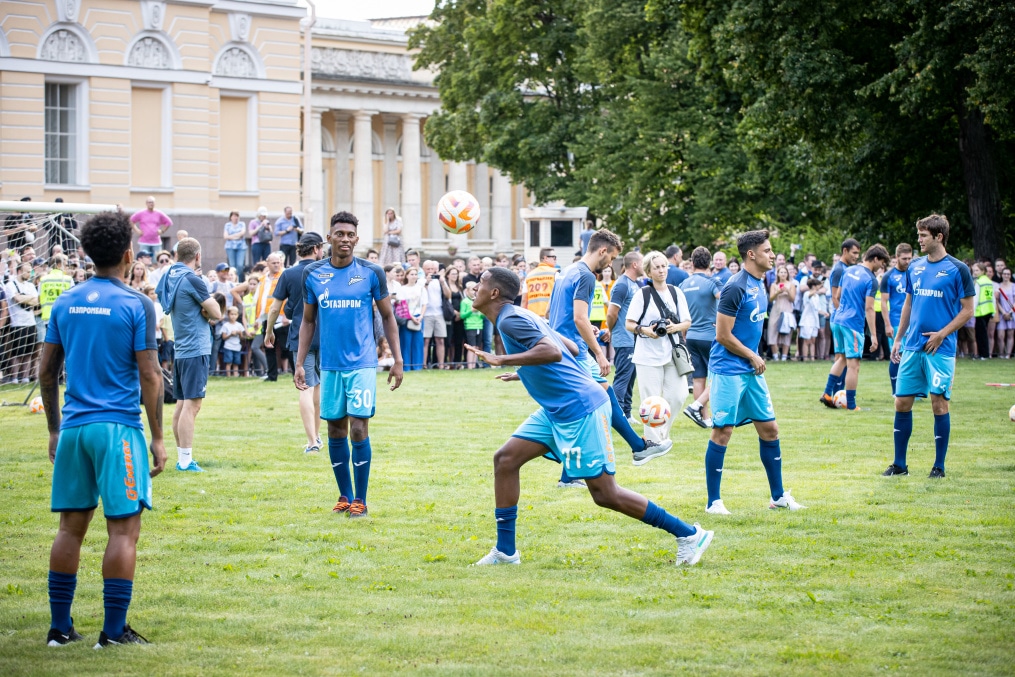 Открытая тренировка «Зенита» в Михайловском саду