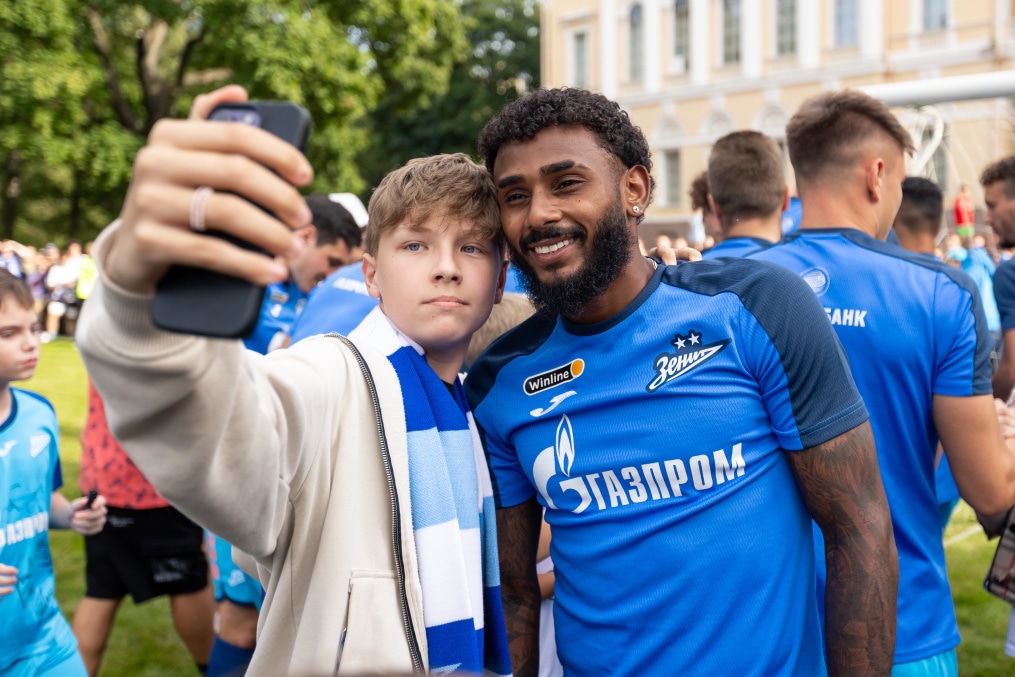 Открытая тренировка «Зенита» в Михайловском саду