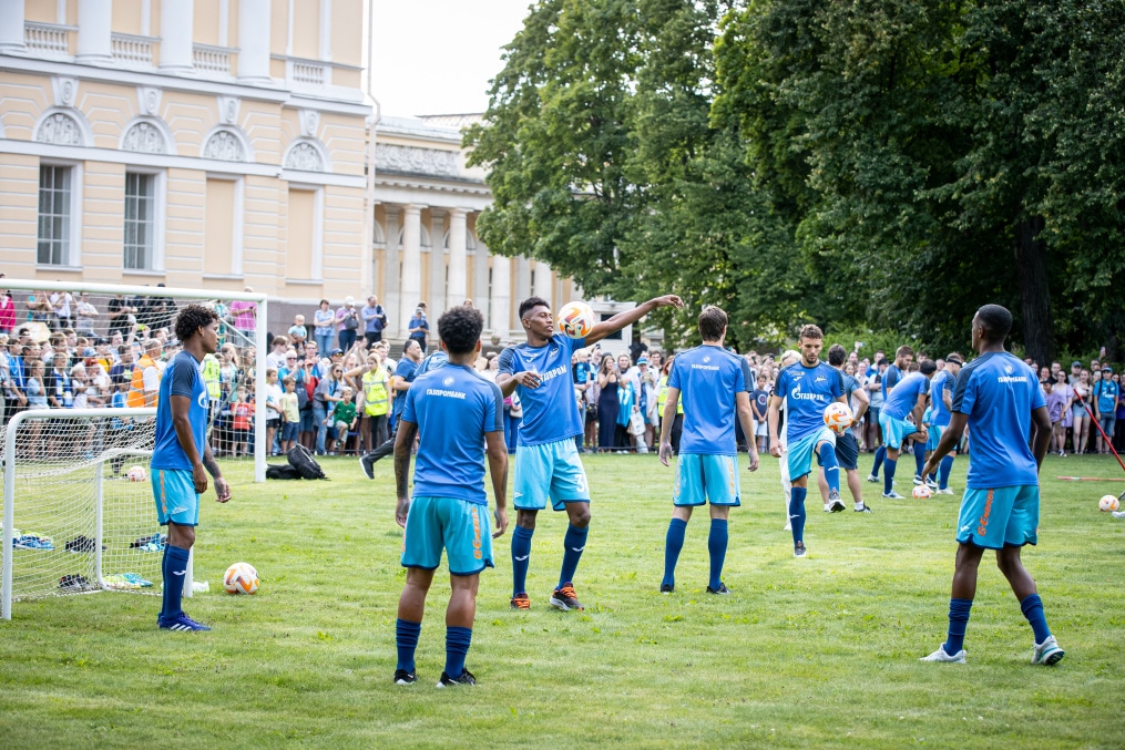 Открытая тренировка «Зенита» в Михайловском саду